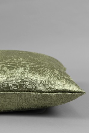 Cojín decorativo terciopelo animal print cocodrilo